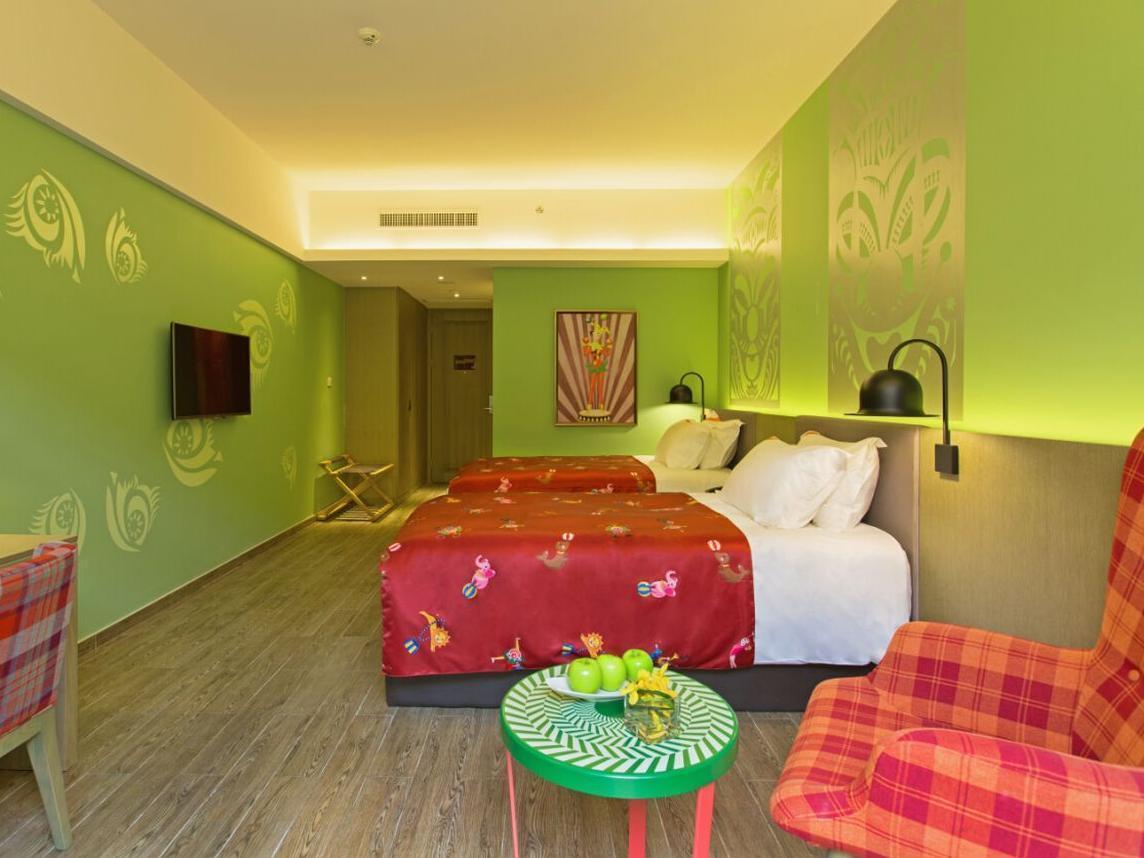 Chimelong Circus Hotel Джухай Екстериор снимка