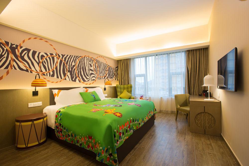 Chimelong Circus Hotel Джухай Екстериор снимка