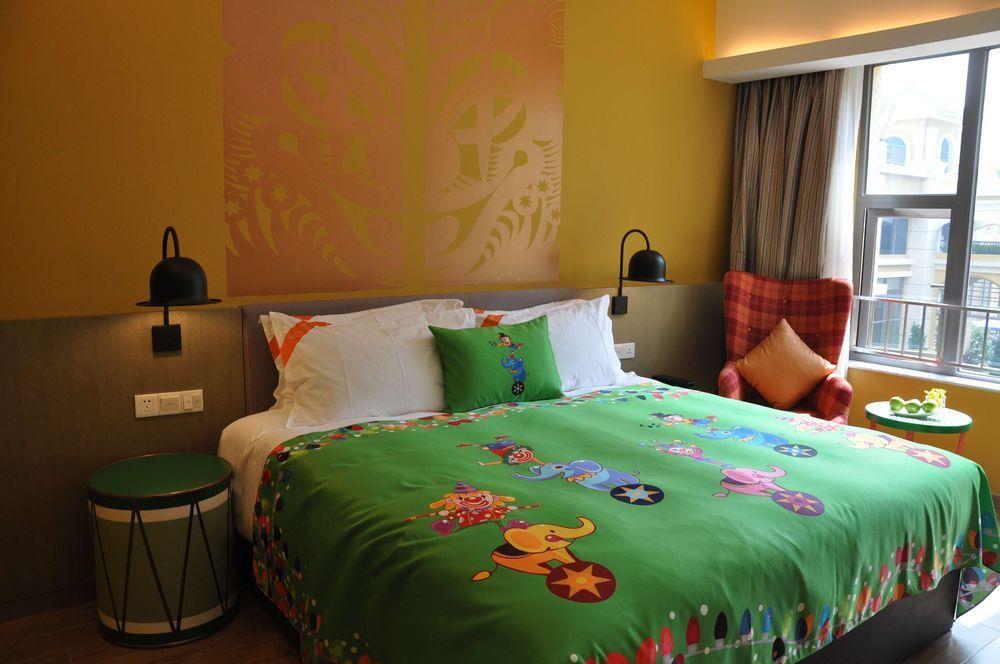 Chimelong Circus Hotel Джухай Екстериор снимка