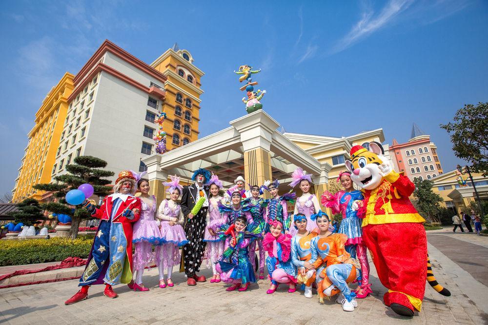 Chimelong Circus Hotel Джухай Екстериор снимка