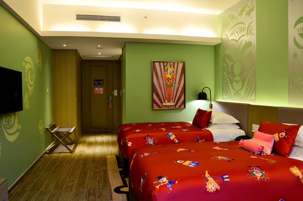Chimelong Circus Hotel Джухай Екстериор снимка